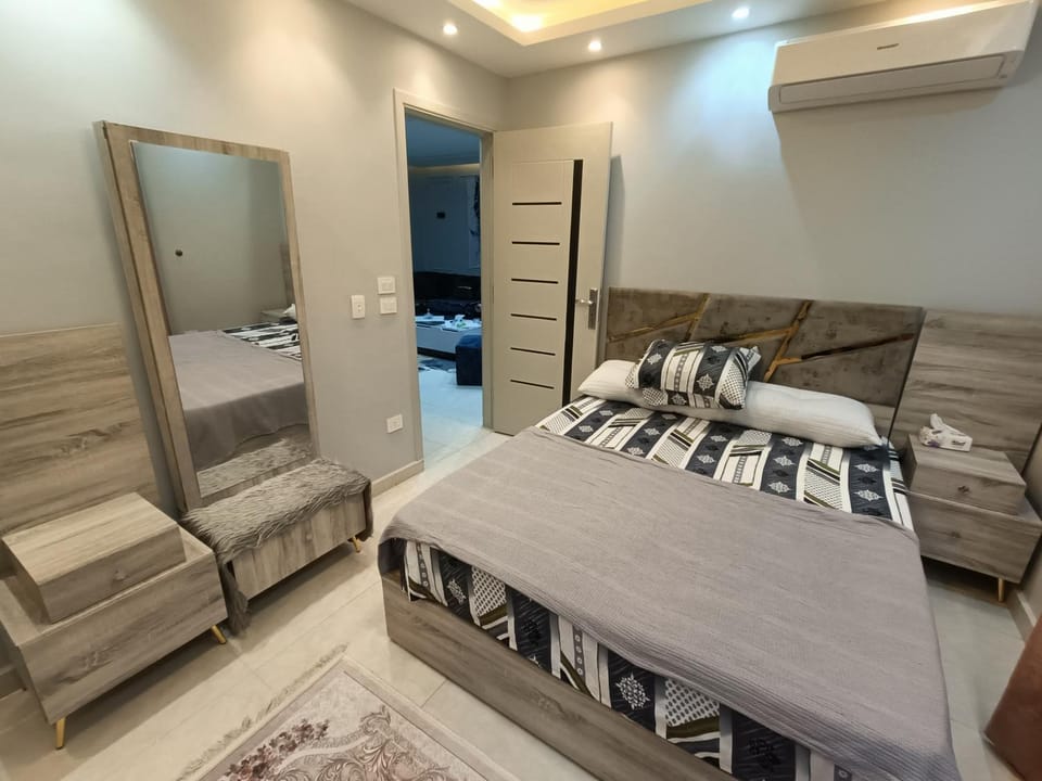 شقه فندقيه مفروشه في كمباوند وان قطاميه المعادي اول استخدام Apartment in Cairo Governorate