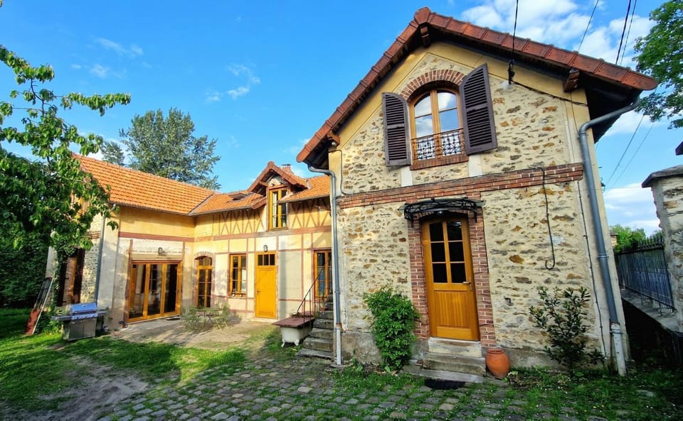 Property building, Day, Garden view