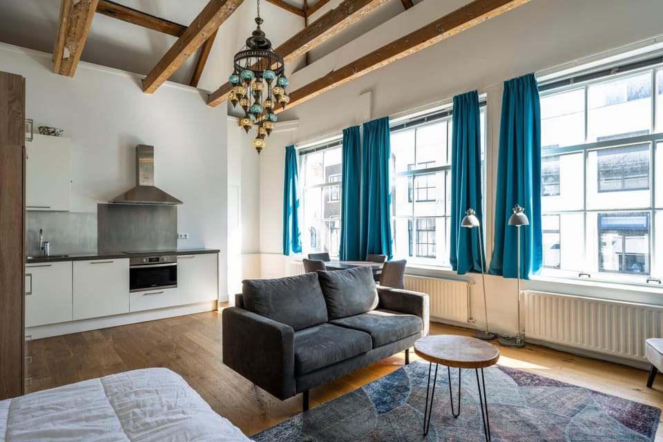Kitchen or kitchenette, Living room, Seating area, stove