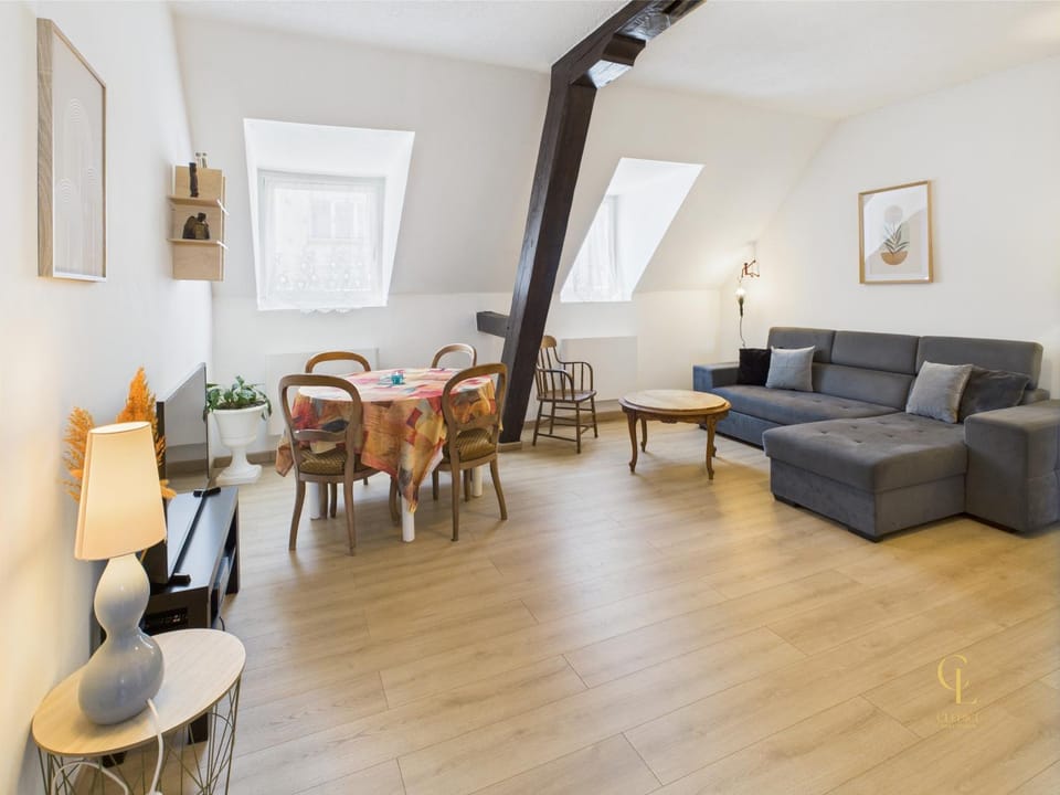 Living room, Dining area
