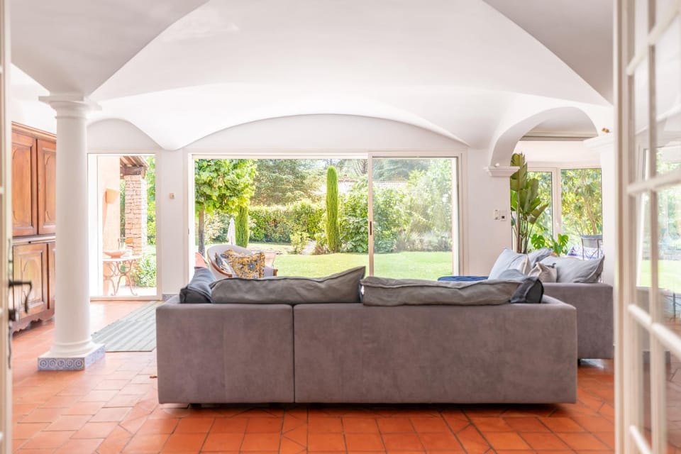 Xaomi - St victoire - Piscine & Clim Villa in French Riviera