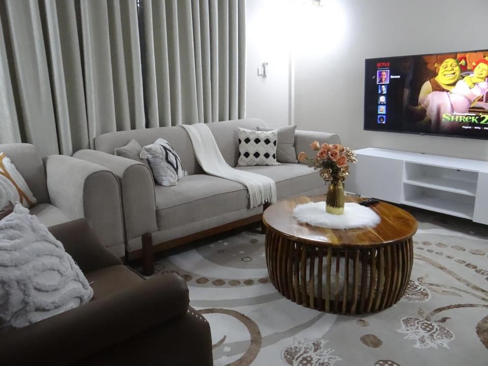 Communal lounge/ TV room, TV and multimedia, Living room, Seating area, Evening entertainment