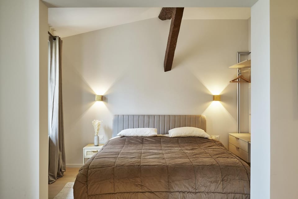 Bed, Photo of the whole room, Bedroom