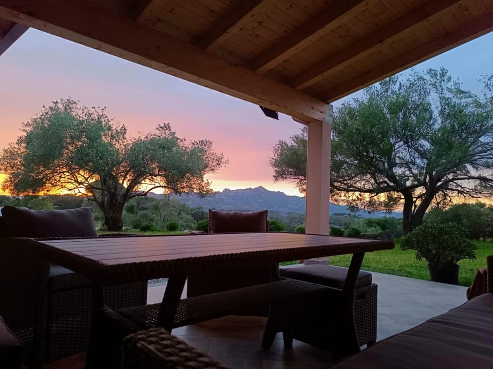 Natural landscape, Balcony/Terrace, Garden view, Sunset