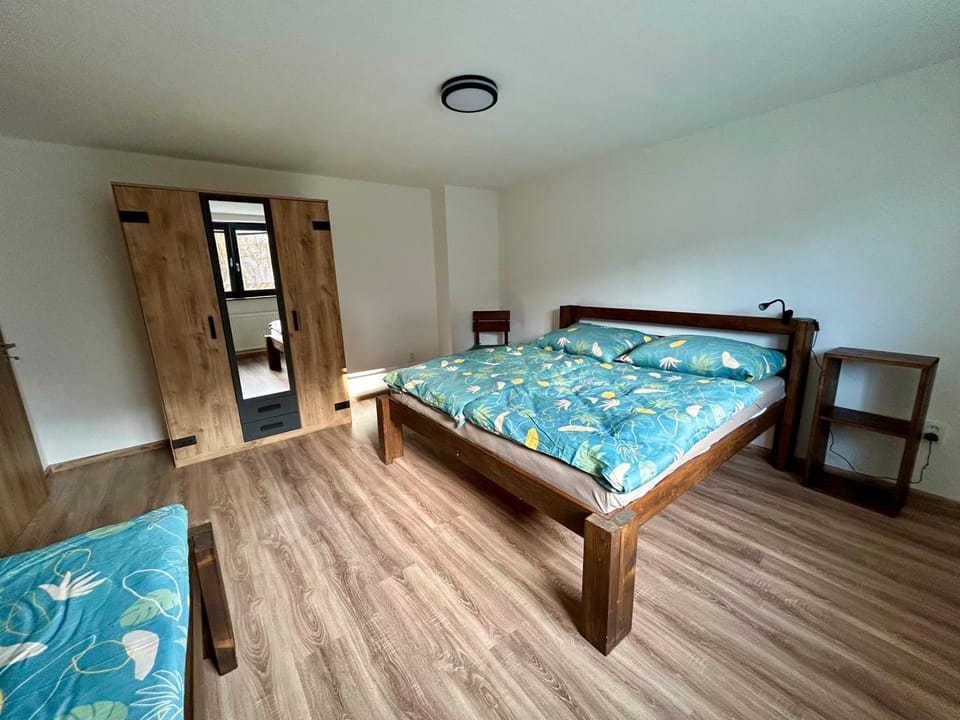 Bed, Photo of the whole room