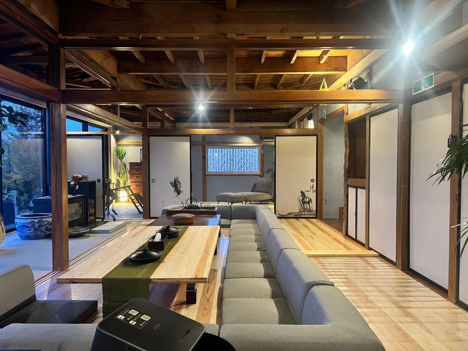 Living room, Seating area, Evening entertainment