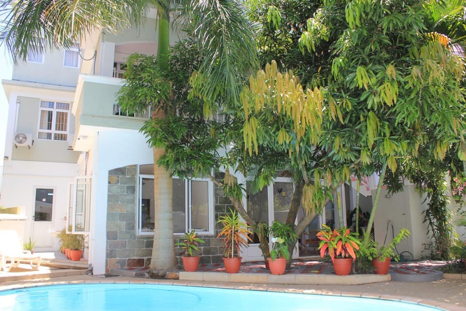 Property building, Garden view, Pool view