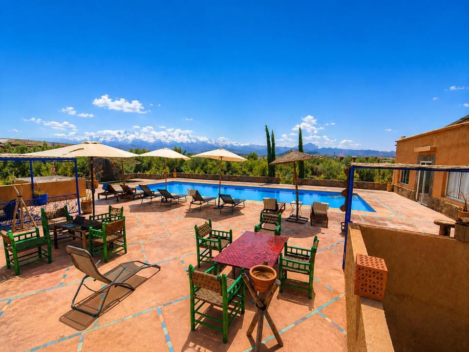 Day, Natural landscape, View (from property/room), Mountain view, Pool view, Swimming pool, sunbed