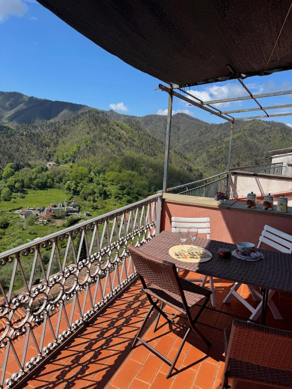 Natural landscape, View (from property/room), Balcony/Terrace, Balcony/Terrace, Dining area, Mountain view