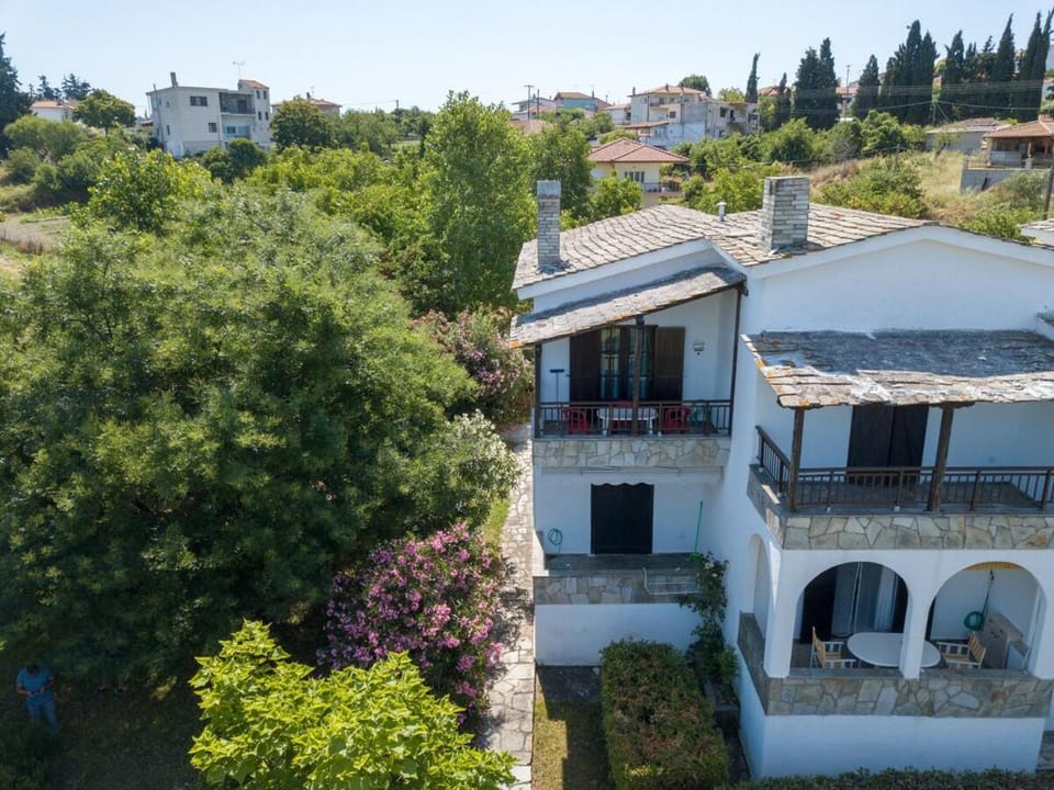 Property building, Spring, Garden, Garden view