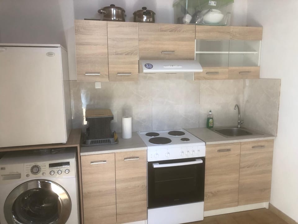 Barreira Beachfront Room 5 Apartment in Messenia