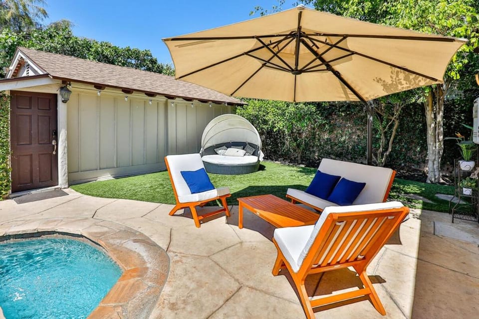 City Paradise Saltwater Pool-Spa and Ping-Pong House in Beverly Hills