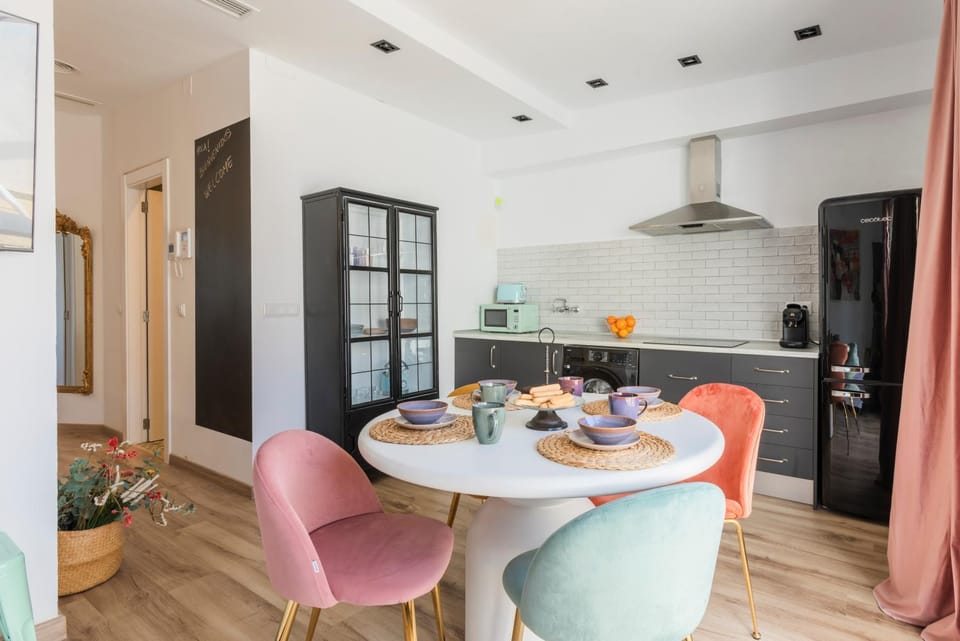 Valencia Beach Luxury Penthouse, Late Checkout Apartment in Valencia