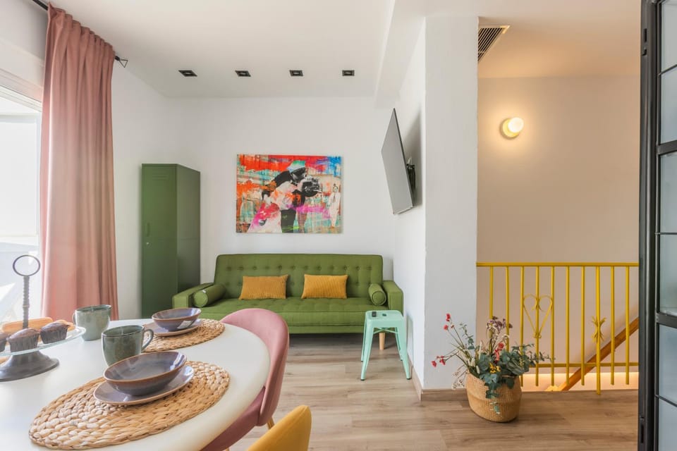 Valencia Beach Luxury Penthouse, Late Checkout Apartment in Valencia