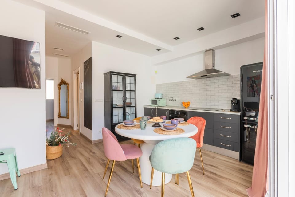 Valencia Beach Luxury Penthouse, Late Checkout Apartment in Valencia