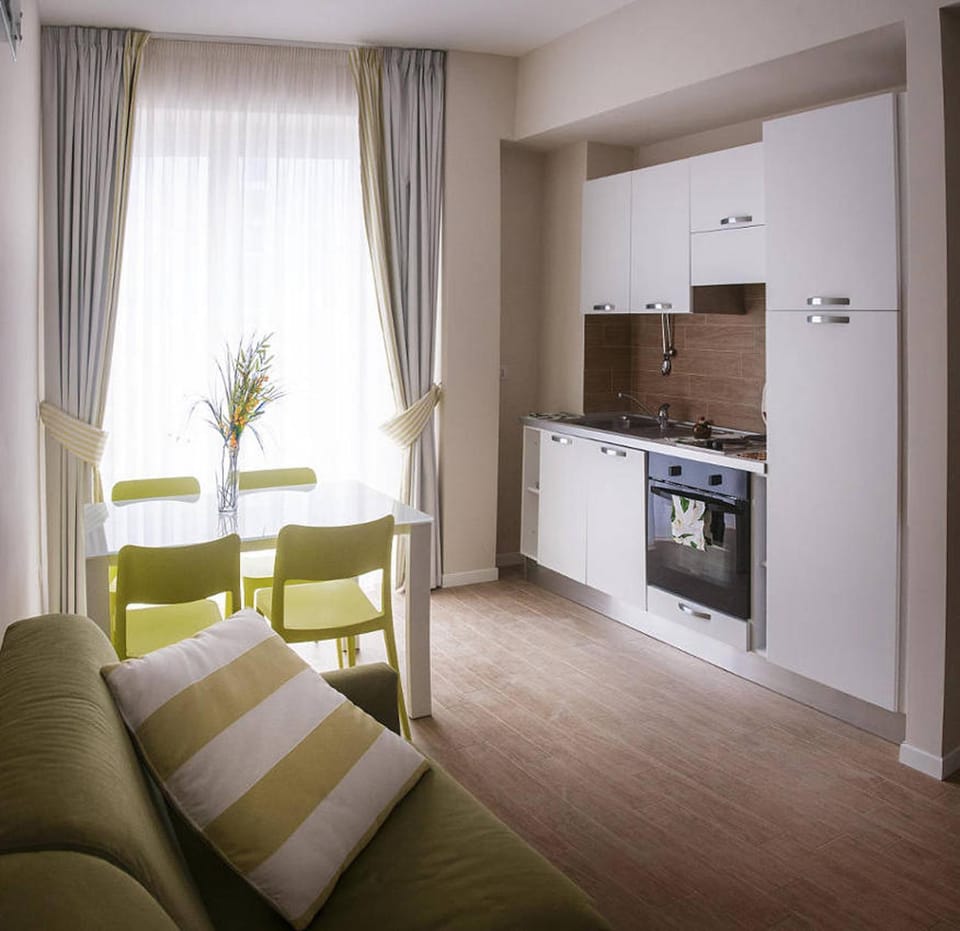 Kitchen or kitchenette, Living room, Dining area