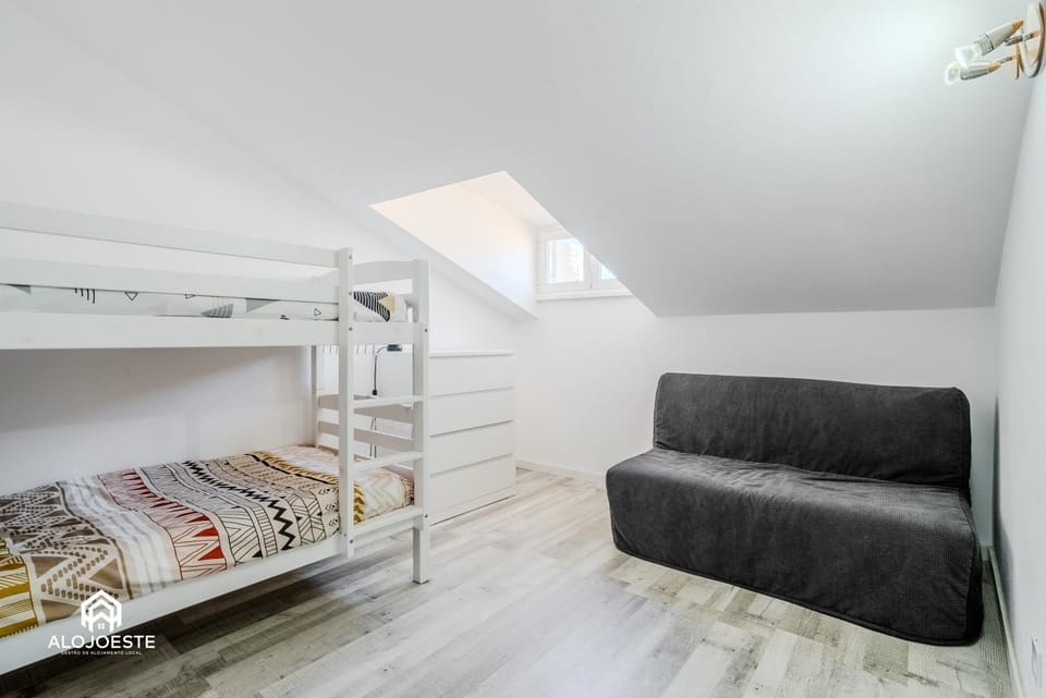 Bed, Photo of the whole room, bunk bed