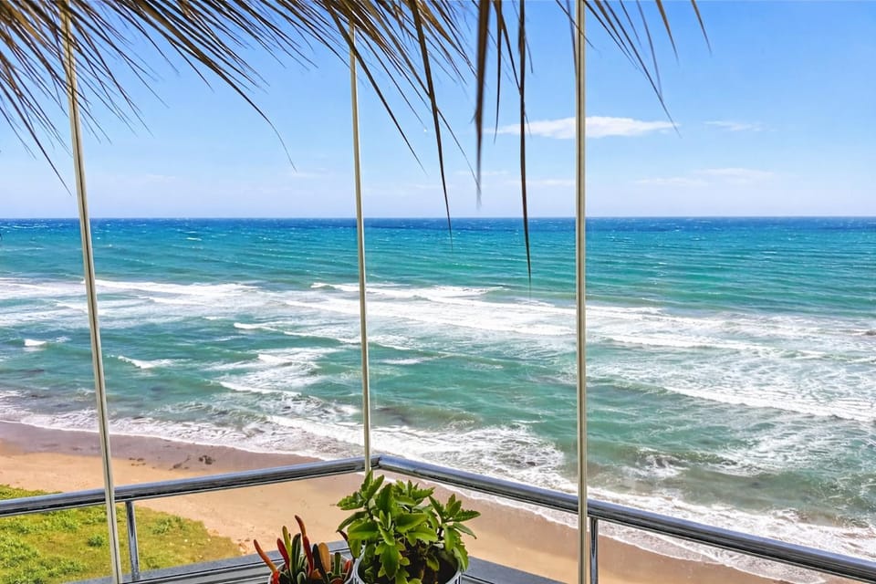 View (from property/room), View (from property/room), Photo of the whole room, Sea view, Sea view