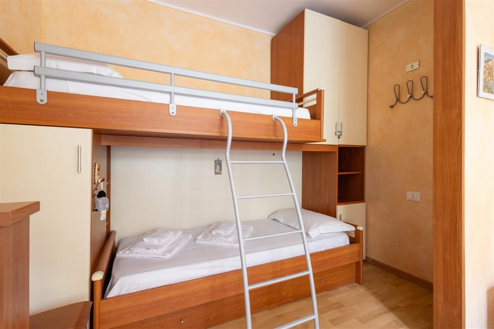 Bed, Bedroom, bunk bed, wardrobe