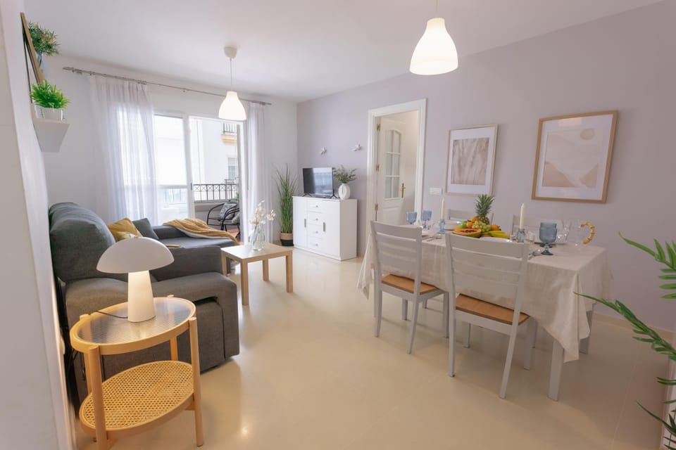 TV and multimedia, Living room, Dining area