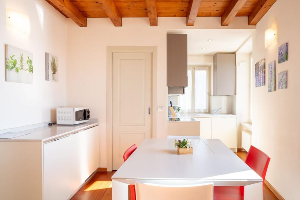 Kitchen or kitchenette, microwave, oven, kitchen, kitchen