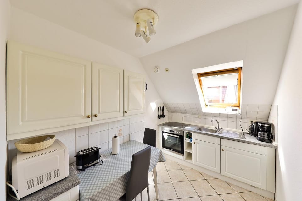 Property building, Kitchen or kitchenette, Living room