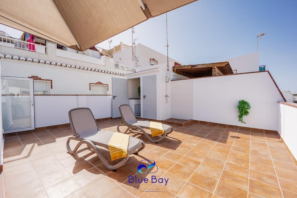 Balcony/Terrace, sunbed