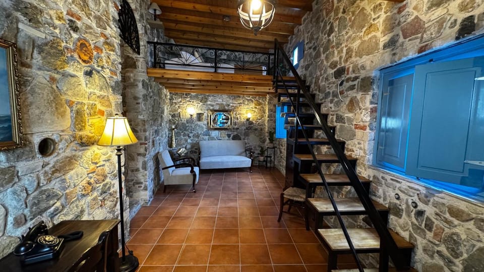 Living room, Bedroom, bunk bed