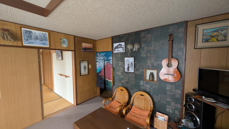 Communal lounge/ TV room, TV and multimedia, Living room, Decorative detail, Seating area, Evening entertainment, wardrobe