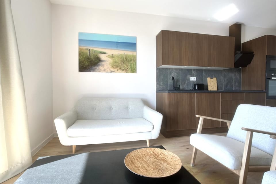 Kitchen or kitchenette, Living room, Seating area