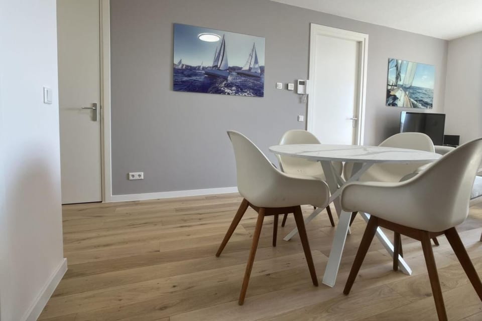 TV and multimedia, Living room, Dining area