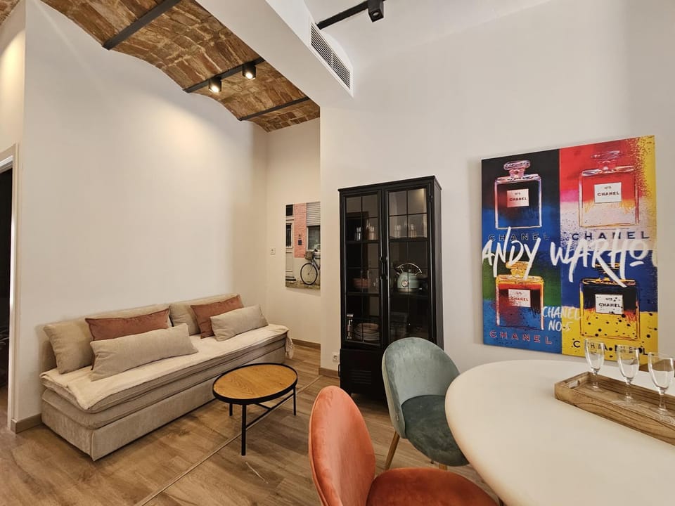 Living room, Dining area