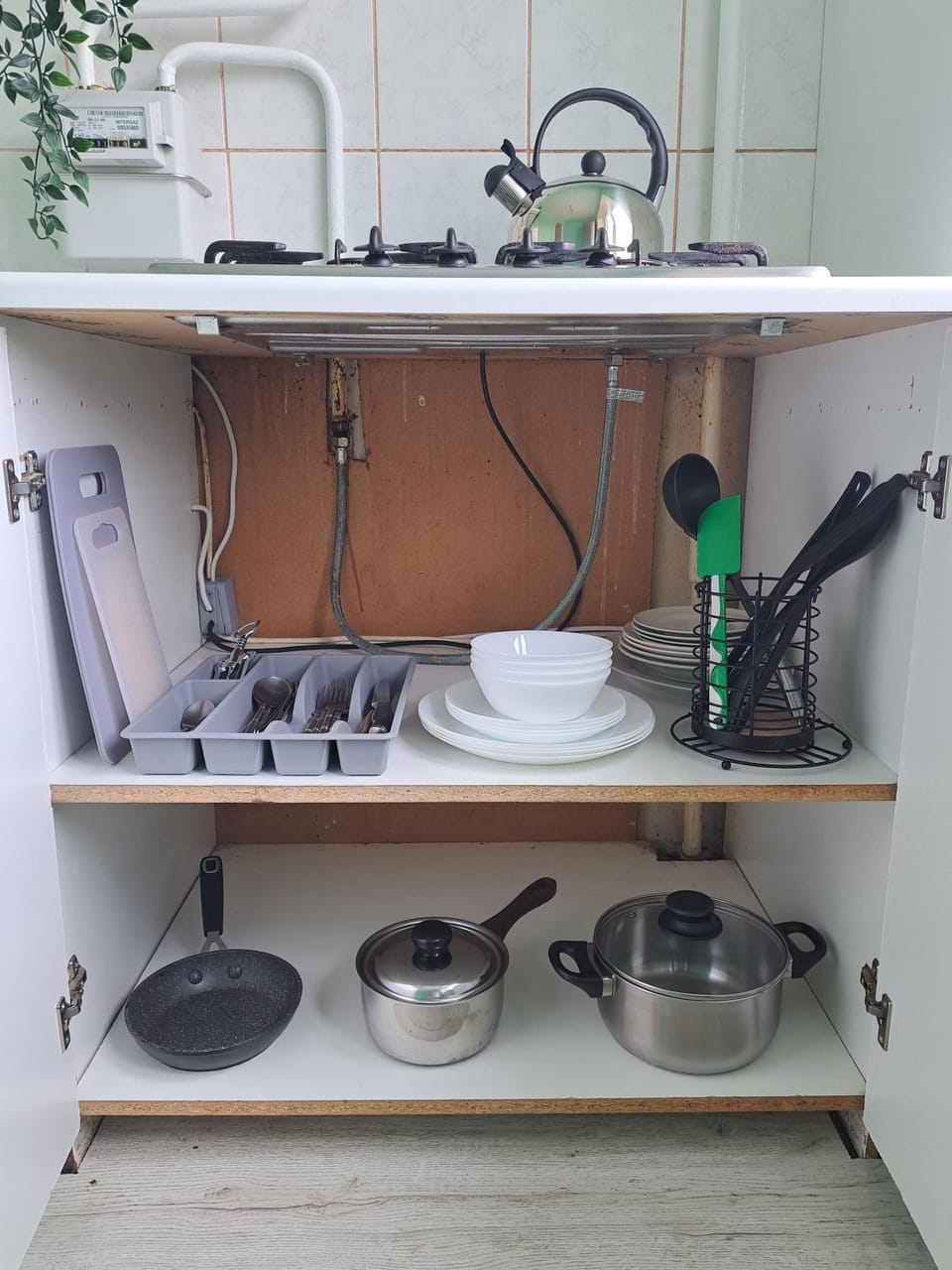 Kitchen or kitchenette, stove
