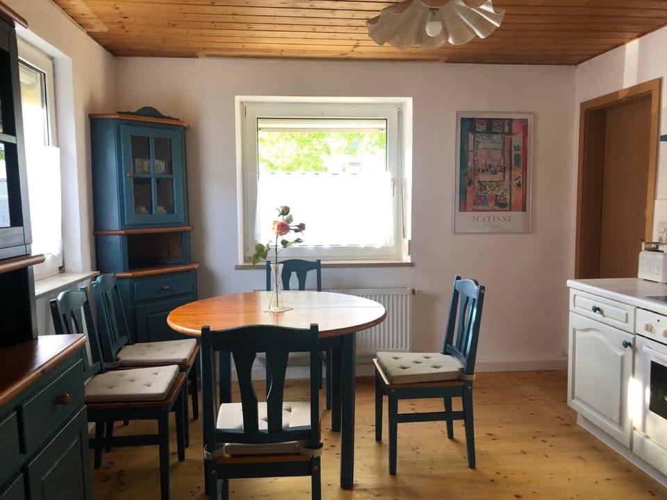 Property building, Kitchen or kitchenette, Living room
