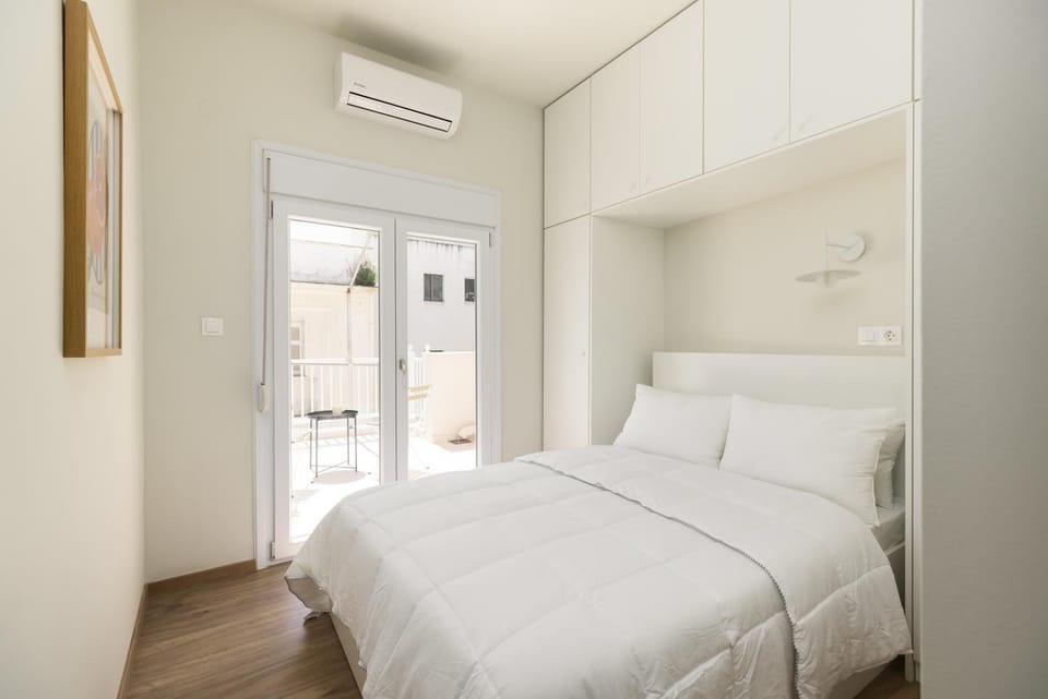 Bed, Bedroom, air conditioner