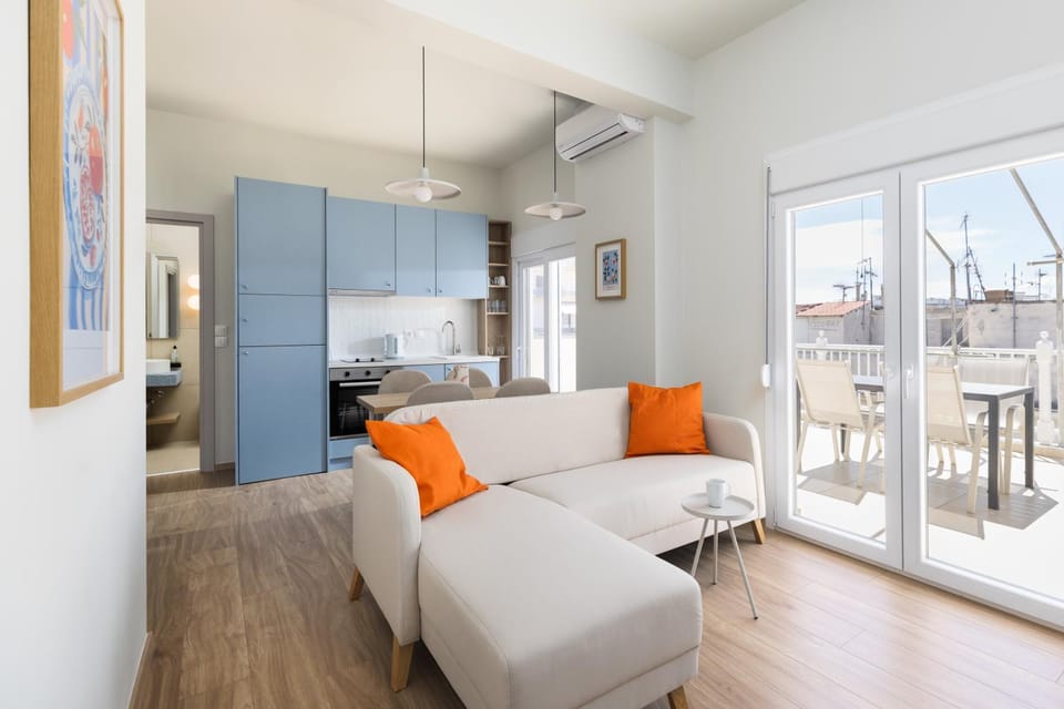 Kitchen or kitchenette, Living room