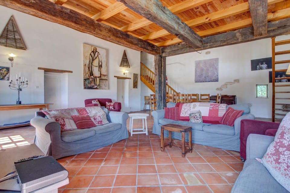 Large house with pool sleeping up to 12 people Villa in Nouvelle-Aquitaine