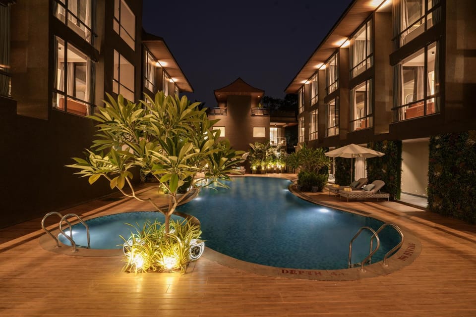 Swimming pool