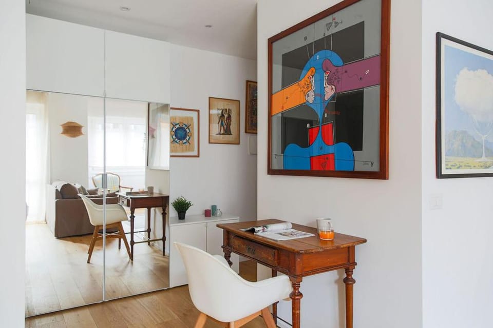 Living room, Decorative detail, Seating area, Dining area