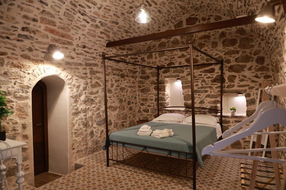 Bed, Photo of the whole room, Bedroom, bunk bed