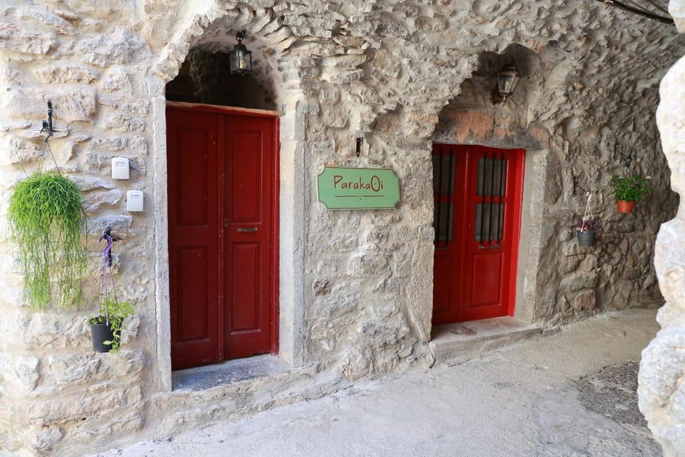 Facade/entrance, Day, Neighbourhood, Location, acessibility