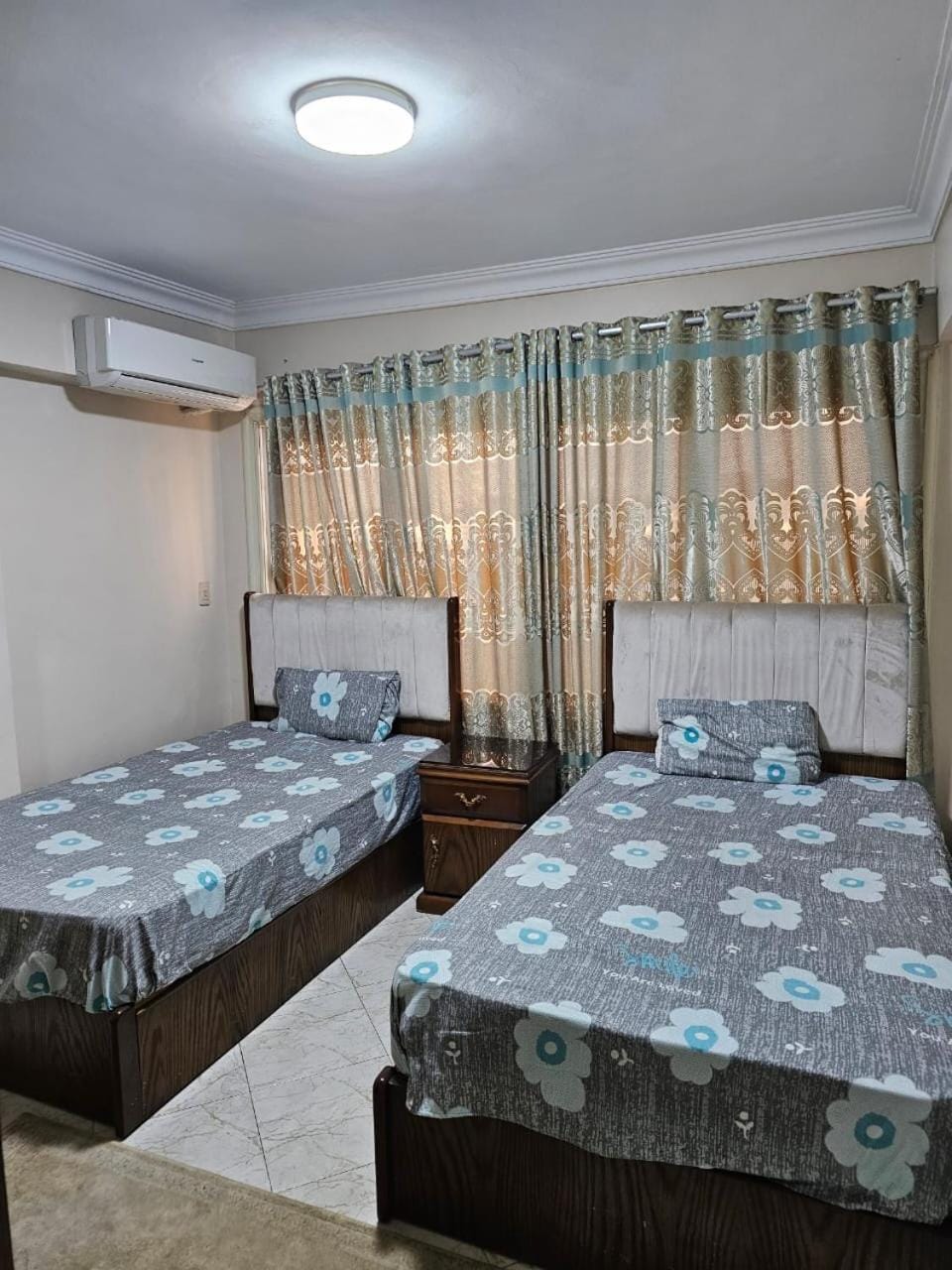 شقه في الدقي شارع مصدق الرئيسي Apartment in Egypt