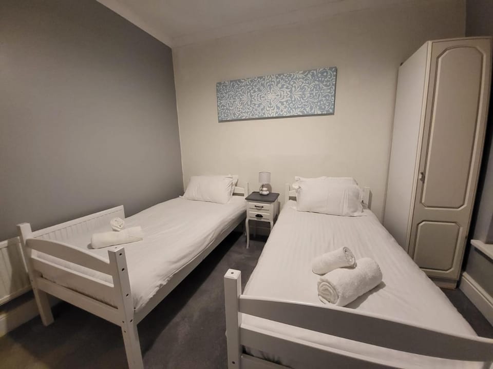 2 bed flat Centre Swansea Apartment in Swansea