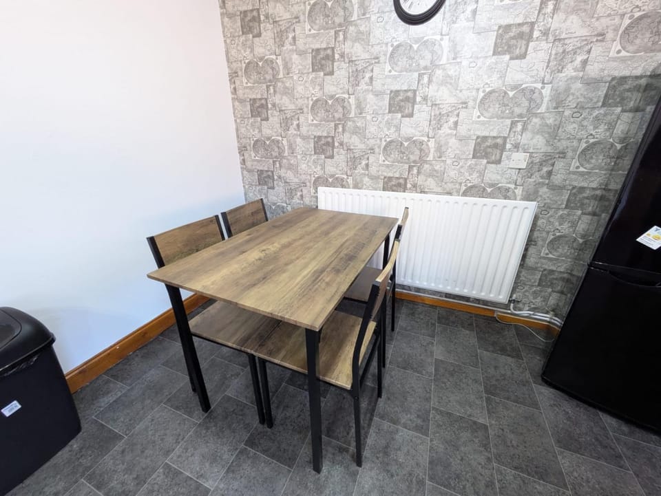 Seating area, Dining area