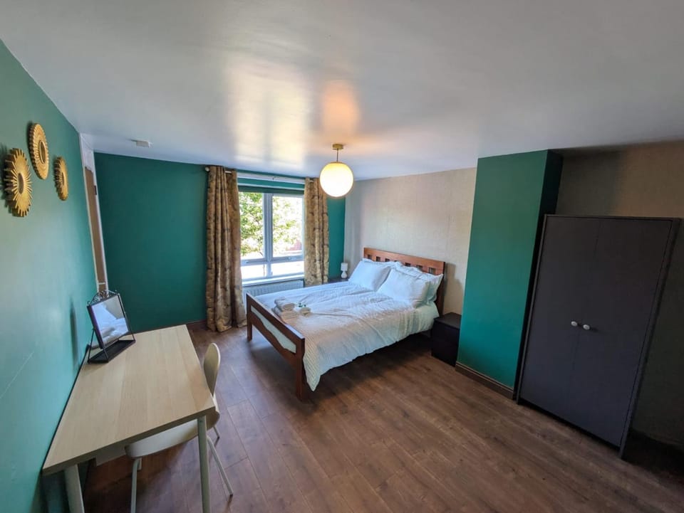 Bed, Photo of the whole room, Bedroom, wardrobe