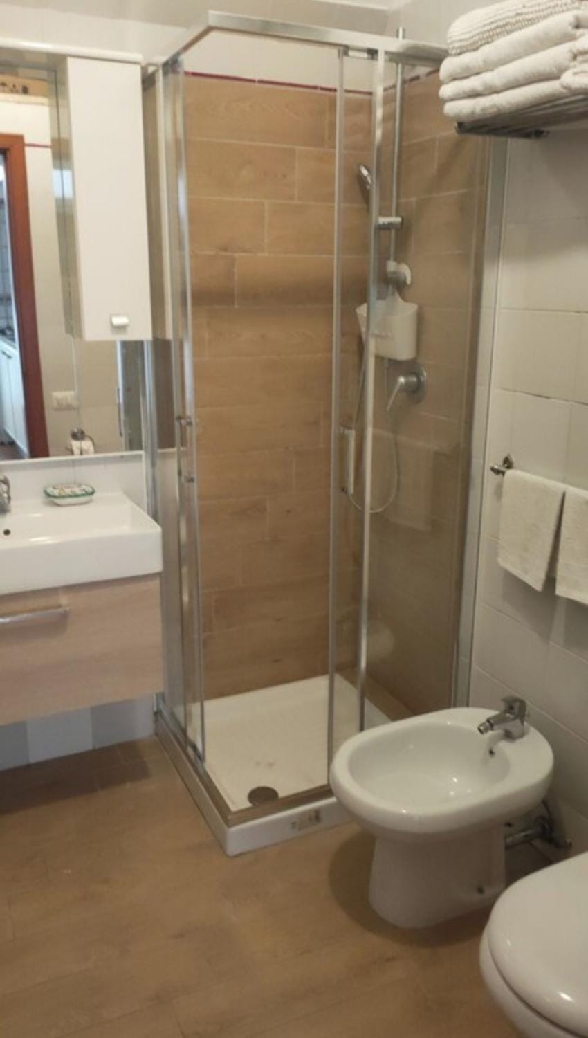 Shower, Bathroom, towels