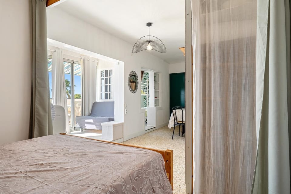 Property building, Living room, Bedroom