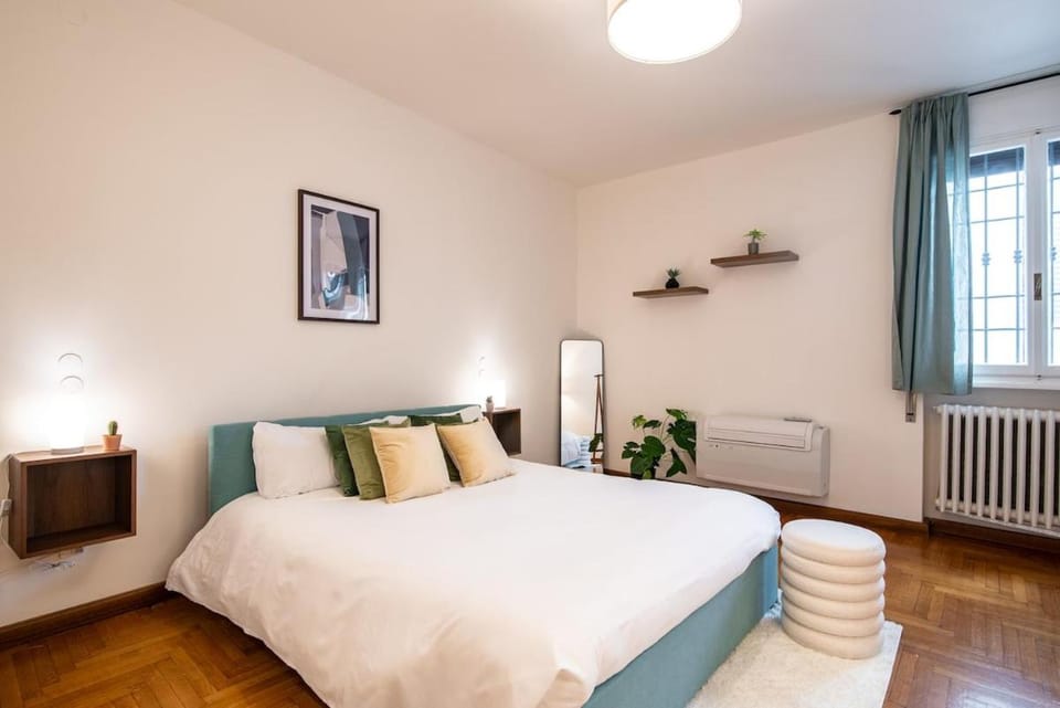 Bed, Photo of the whole room, Bedroom, internet