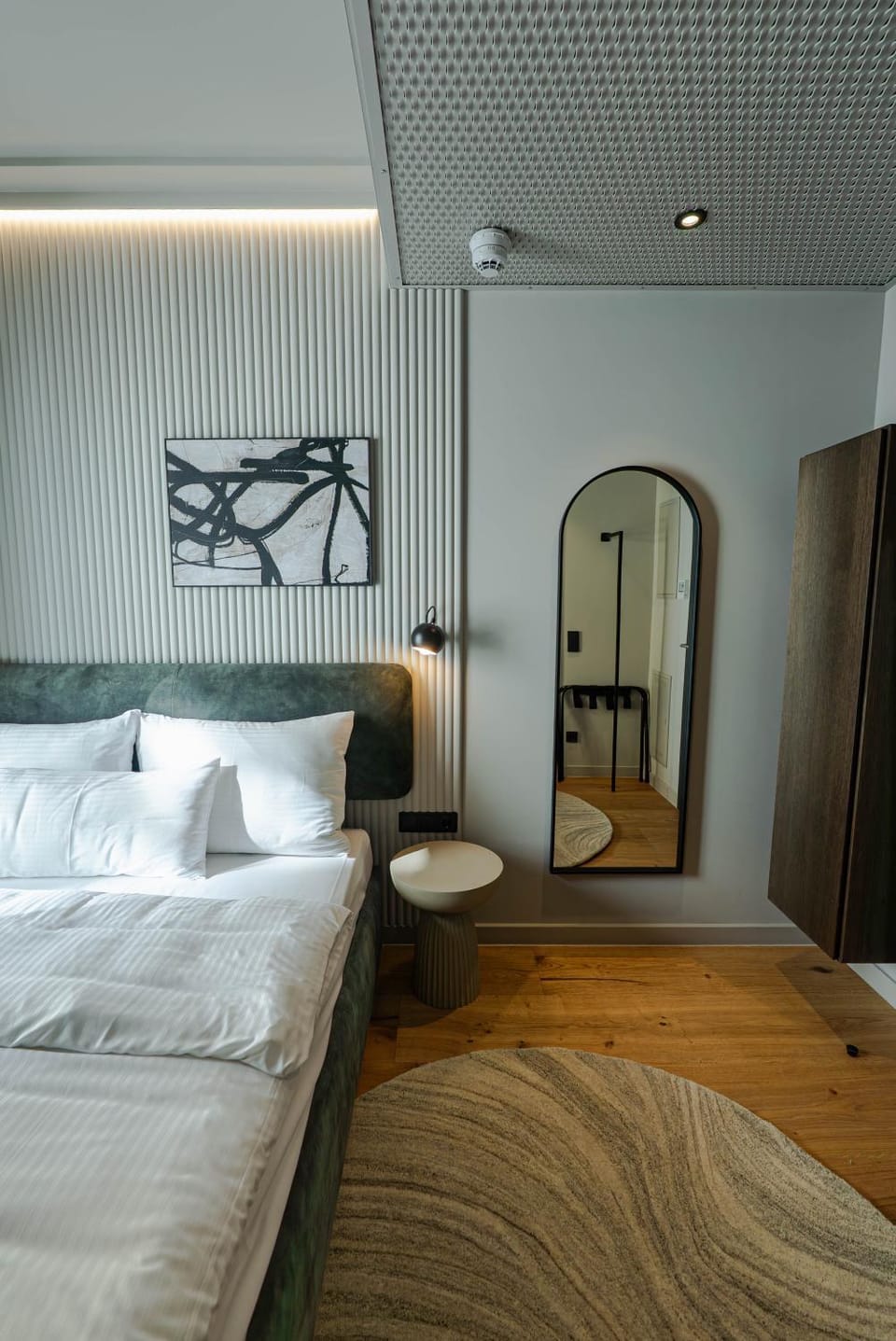 Bed, Photo of the whole room