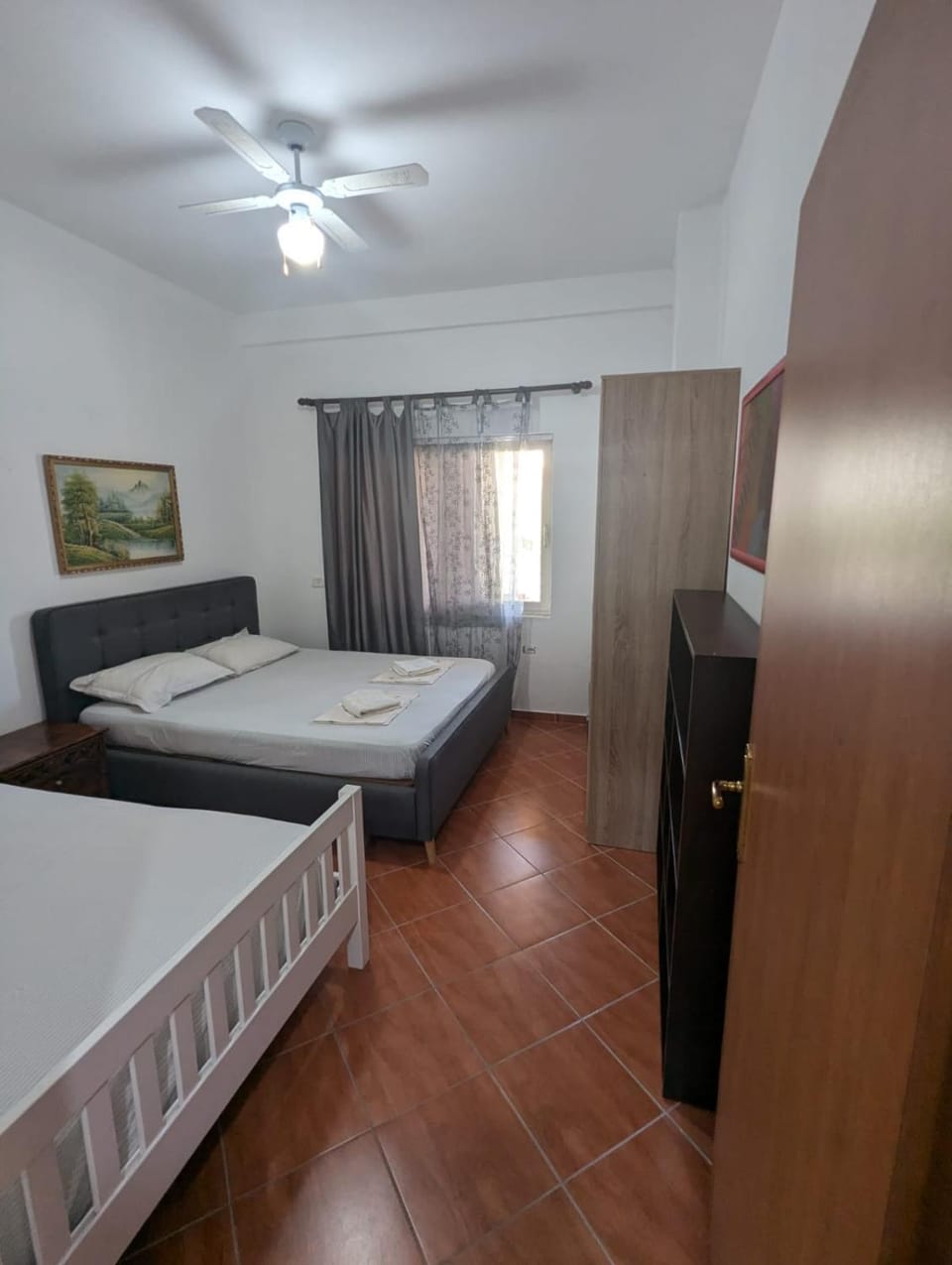 Facade/entrance, Bed, View (from property/room), Bedroom, furniture, towels